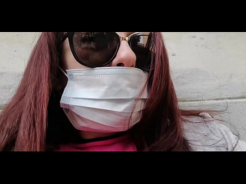 ❤️ Nicoletta rächt sich an ihrem Nachbarn und pinkelt in seine Garage (Special Covid19 Italian Quarantine) Fuck video bei uns ❌