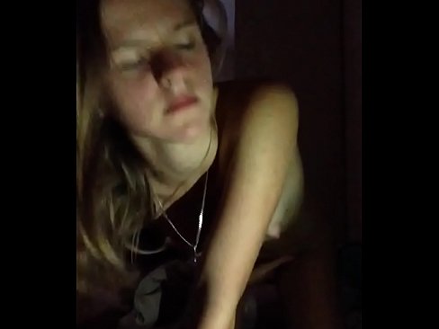 ❤️ Ein Mädchen masturbiert und wichst Fuck video bei uns ❌